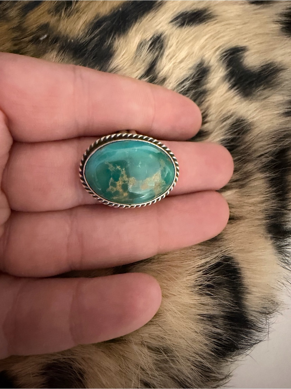 Native Turquoise Stone Silver Rope Ring - Picture 3 of 5